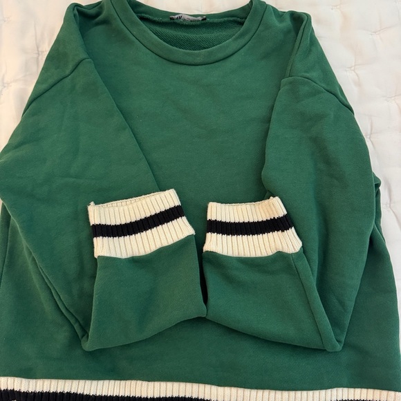 Zara Green Sweater and Pants Set with Striped Accents - Picture 5 of 6